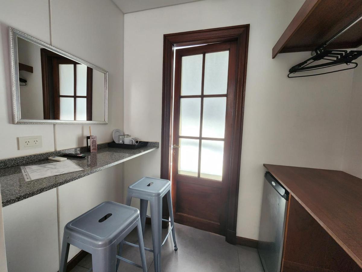 Habitaciones En Suite Balcarce Buenos Aires Esterno foto